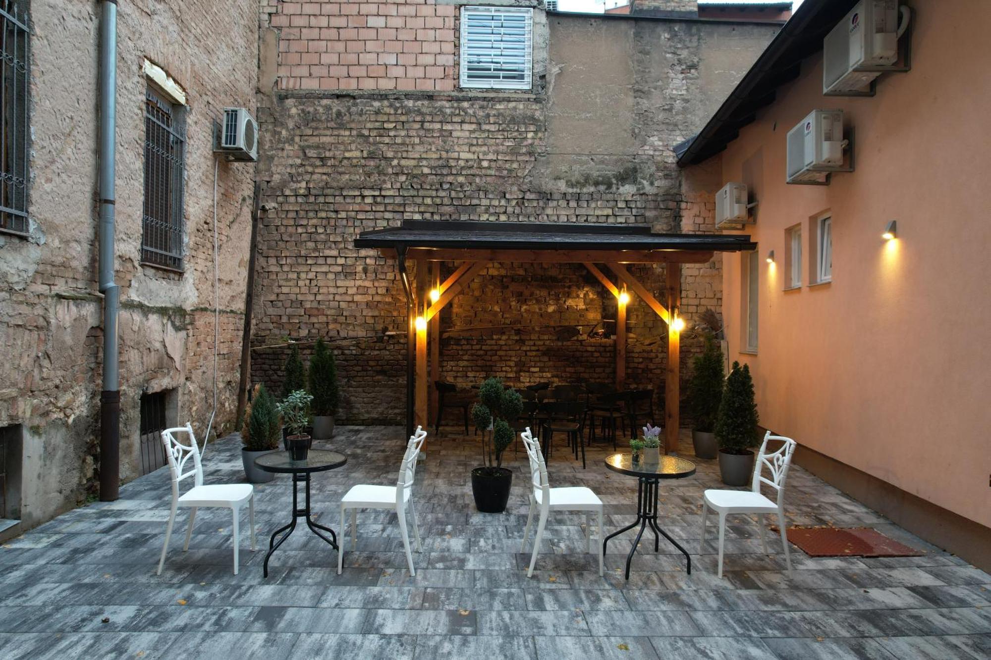 Hideaway & Apartment *
