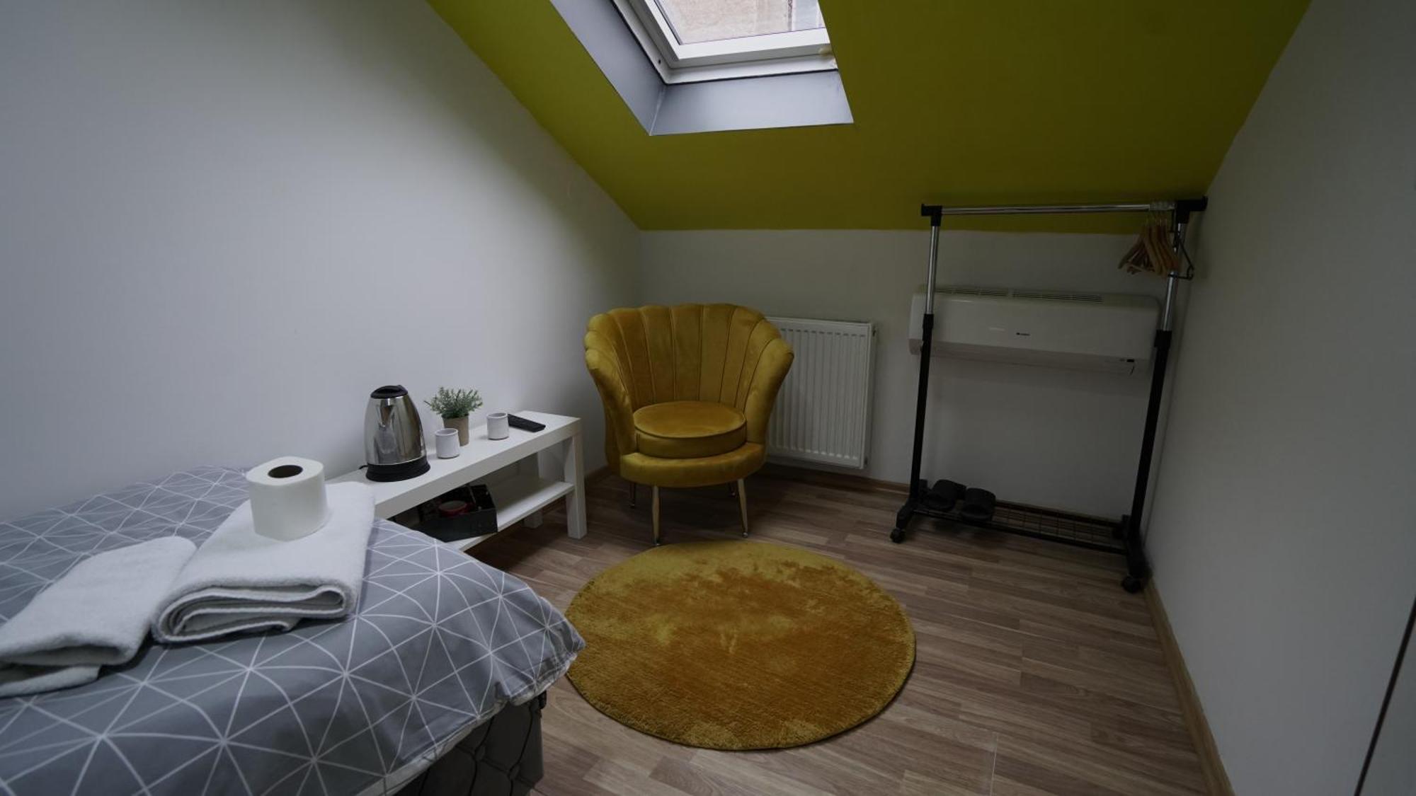 Apartment Hideaway & *