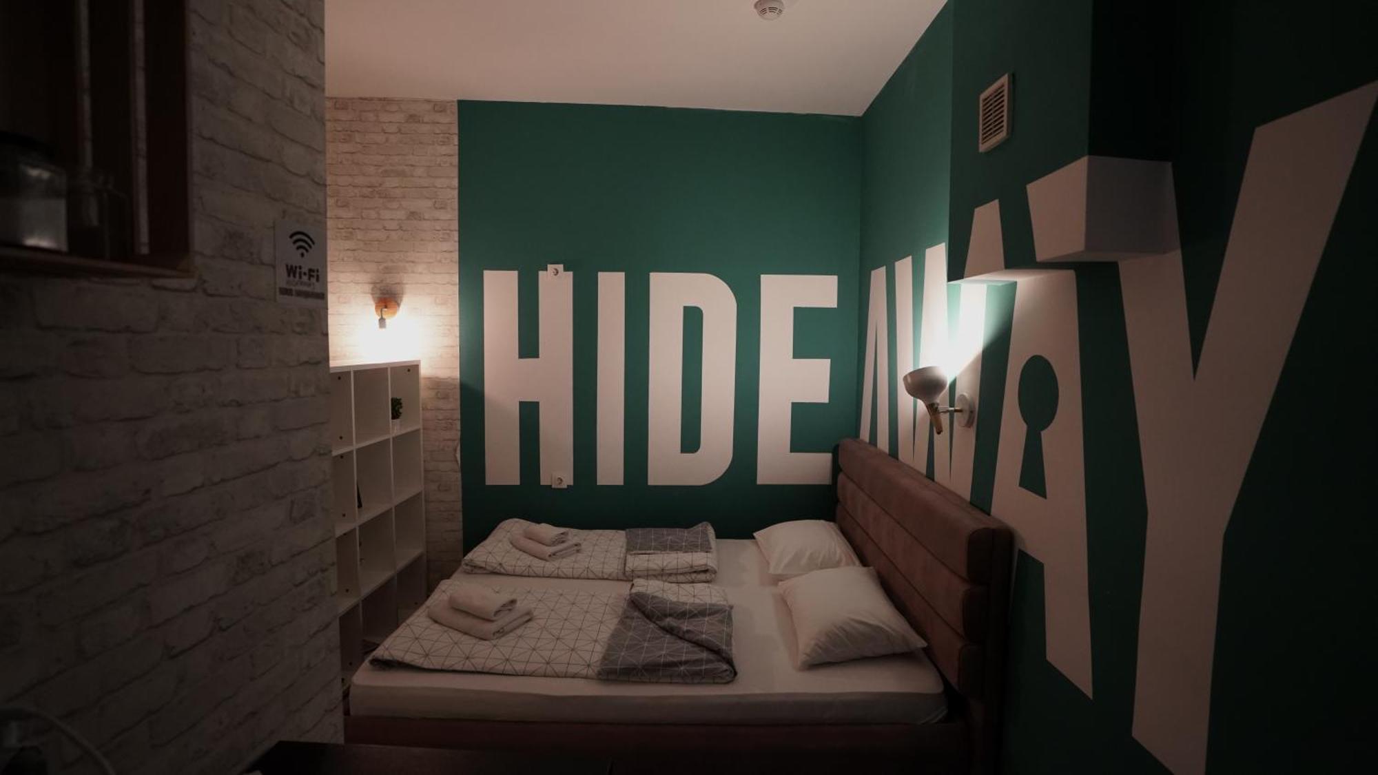 Apartment Hideaway &